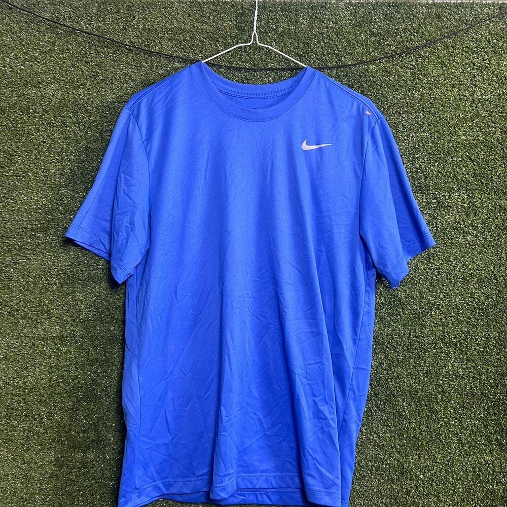 Nike Men's Blue T-shirt